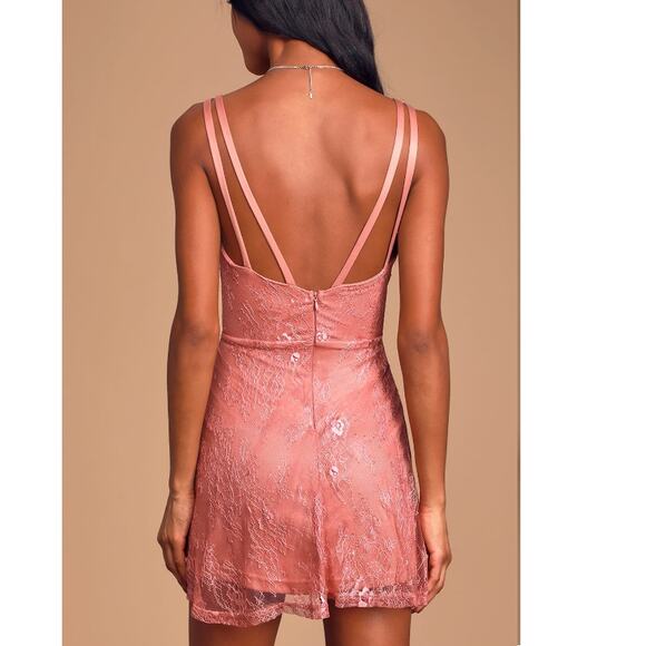 New ~ LULU'S ~ Fueled by Love Mauve Pink Lace Skater Dress Size Medium - Picture 2 of 9